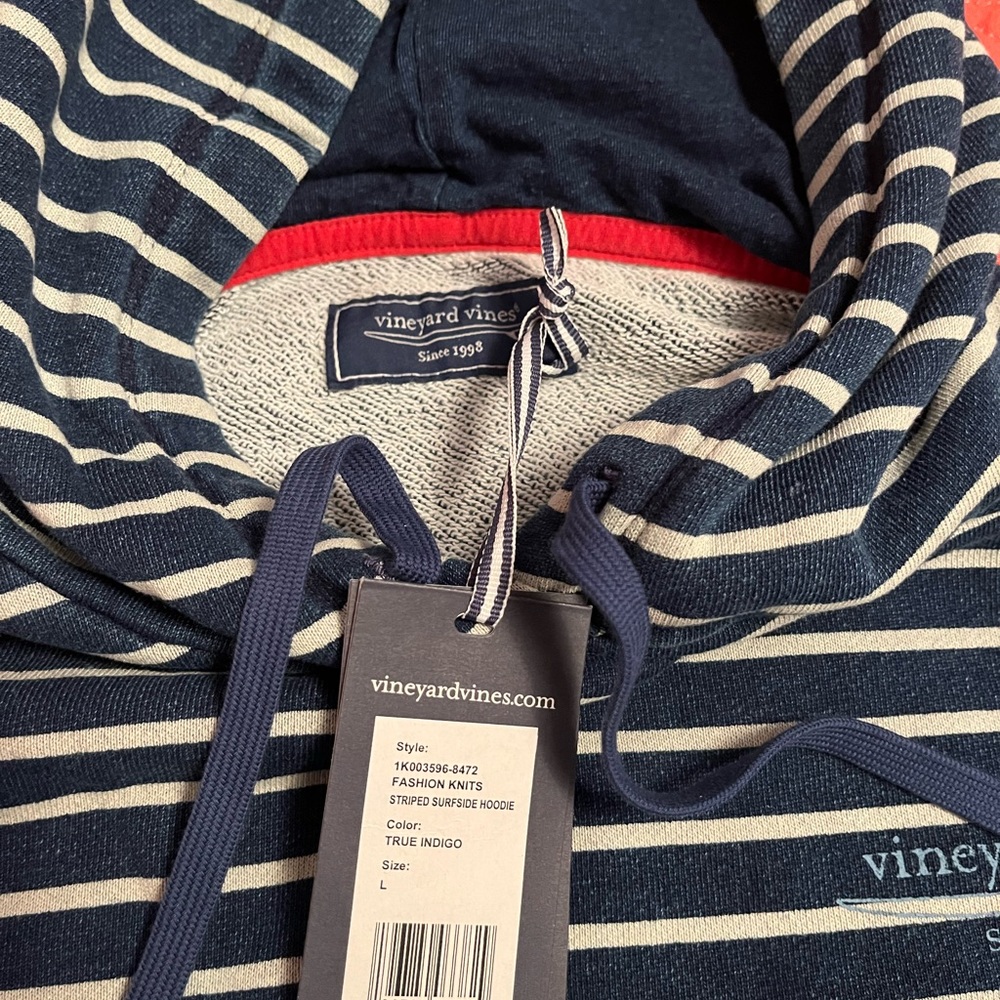 Vineyard vines men’s sweatshirt size L. New with tags! NWT